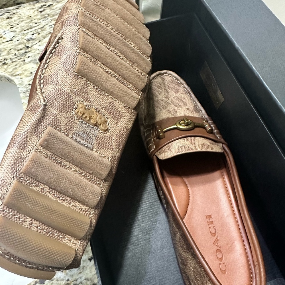 Coach shoes - Picture 3 of 5